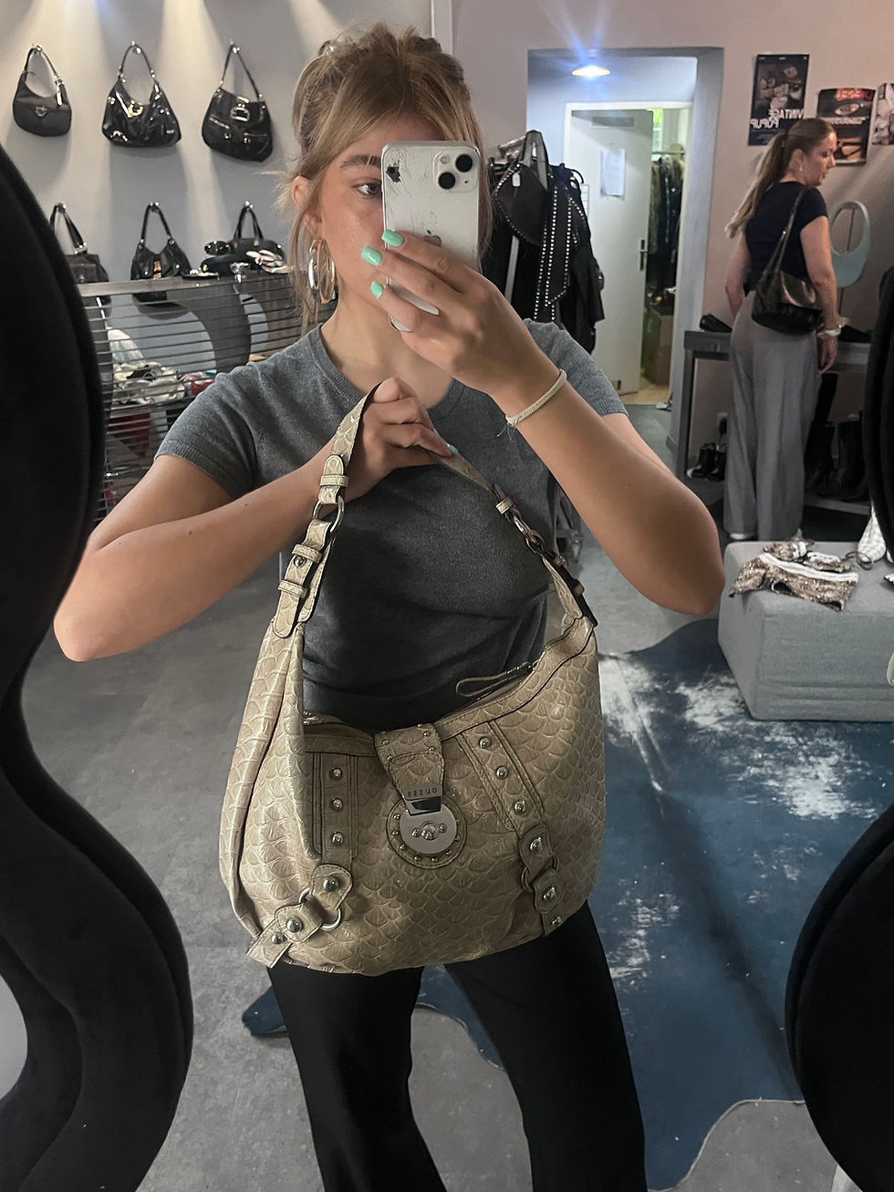 Thumbnail: GUESS PYTHON EMBOSSED HOBO BAG WHITE BEIGE 