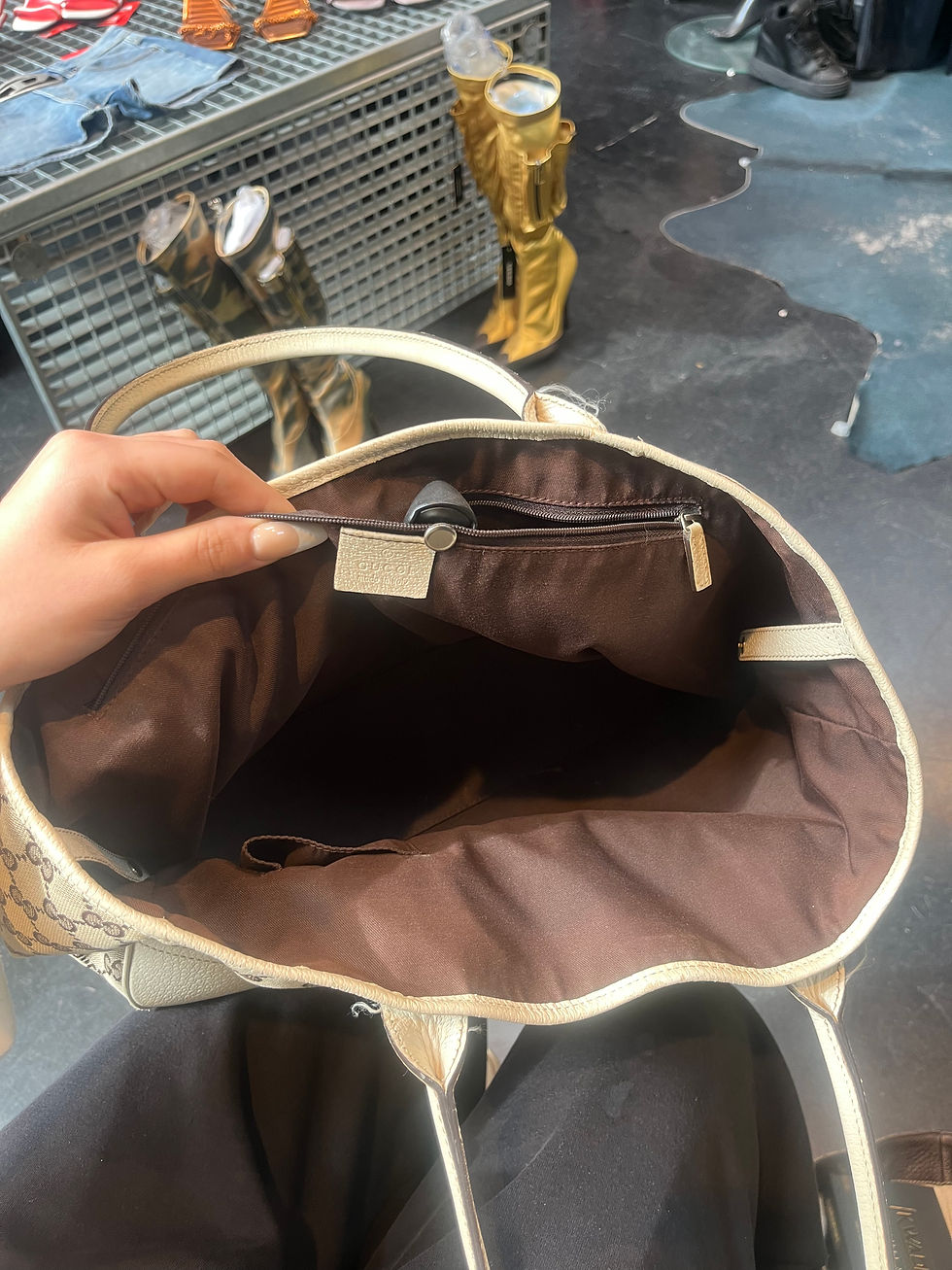 Thumbnail: GUCCI WEB DETAIL TOTE BAG BEIGE WHITE 