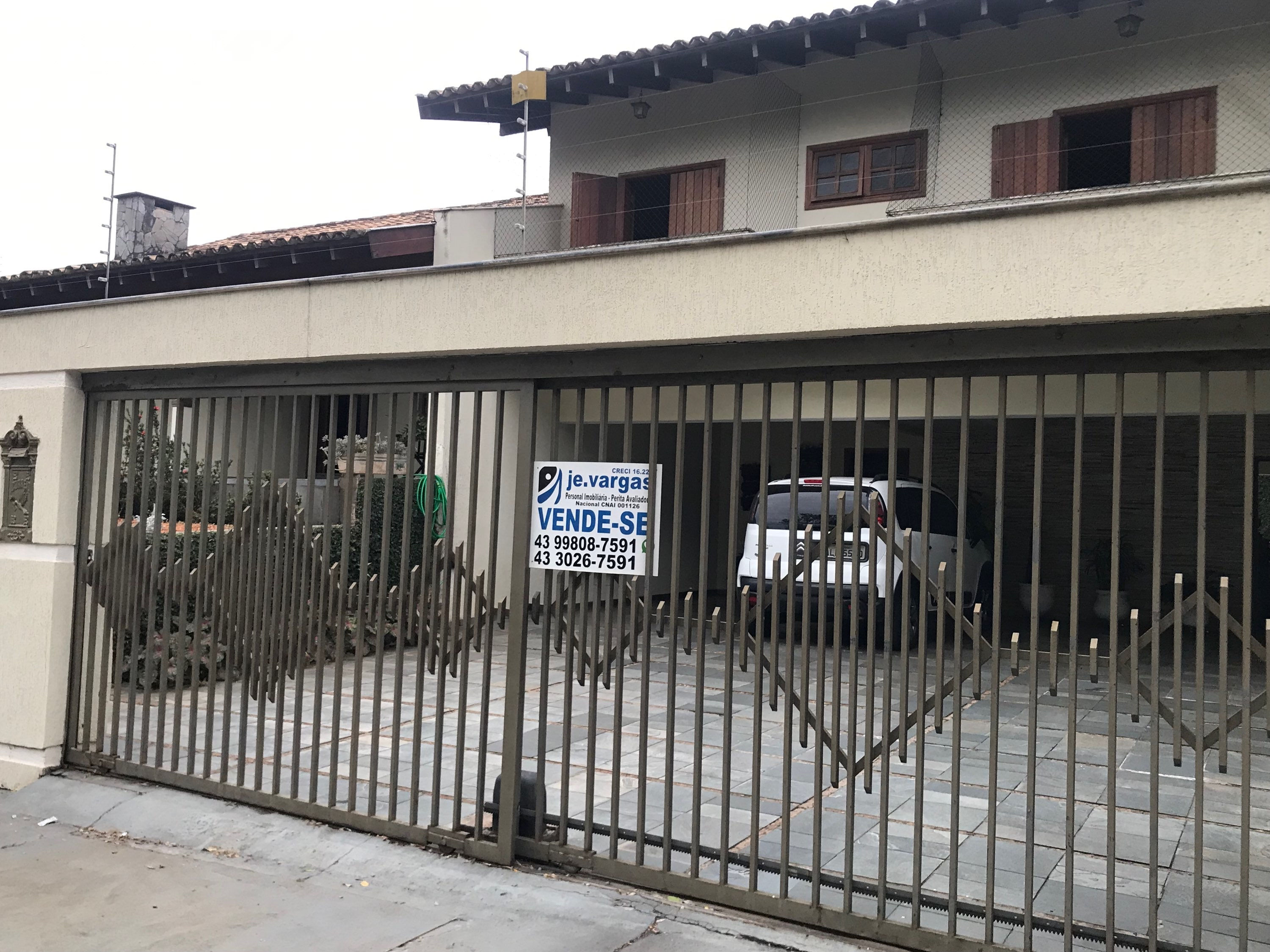Residência à venda próxima Shopping Contour