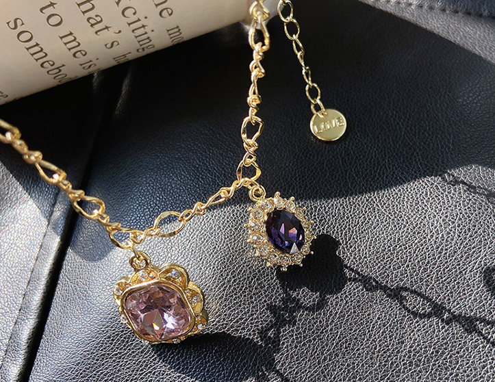 Miniaturbild: Zwei Zirkonia Steine Halskette Vergoldet Zirkonia Lila/Rosa Modern Schmuck