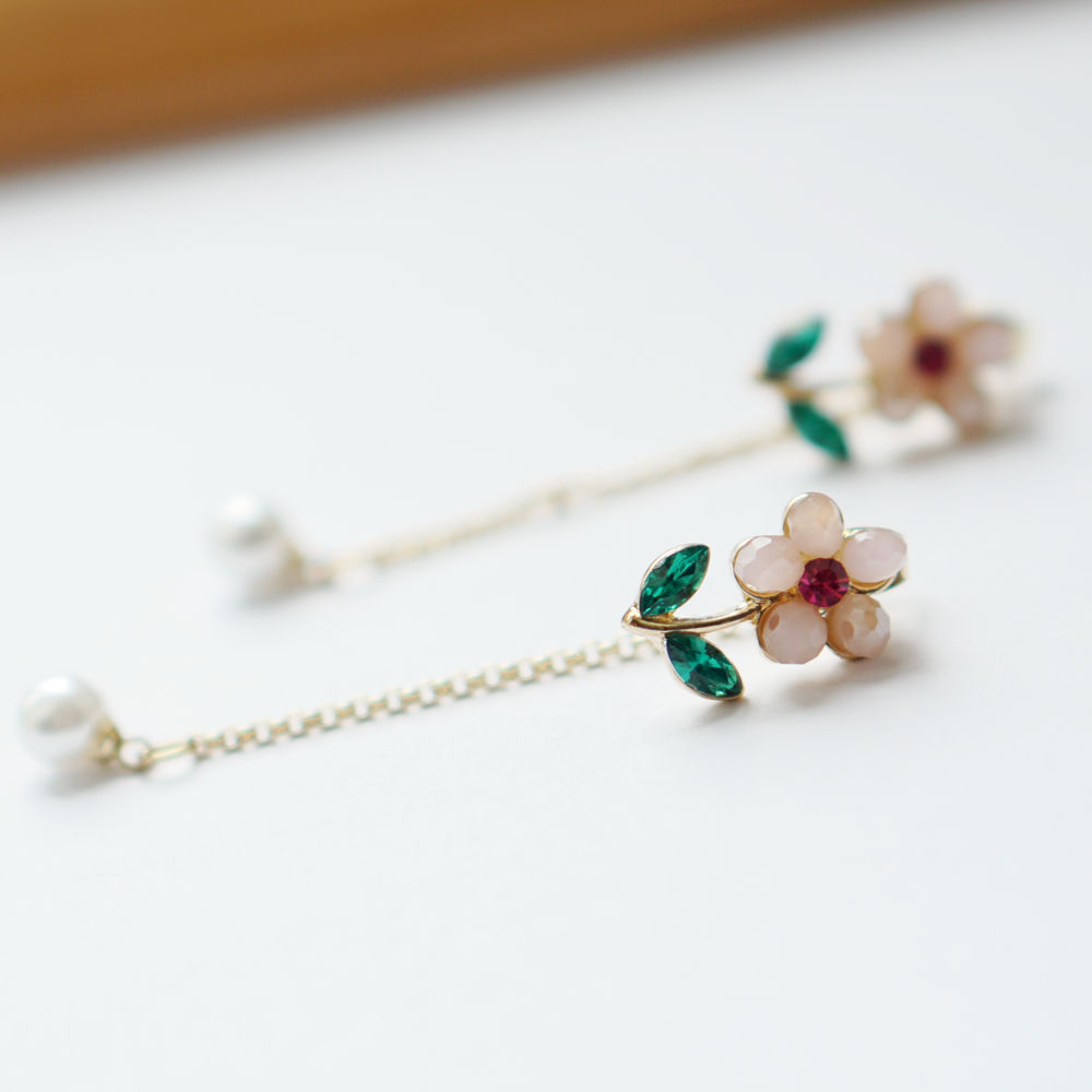 Zum Heranzoomen mit der Maus über das Bild fahren kleine-ROSA-Blumen-Blaetter-l