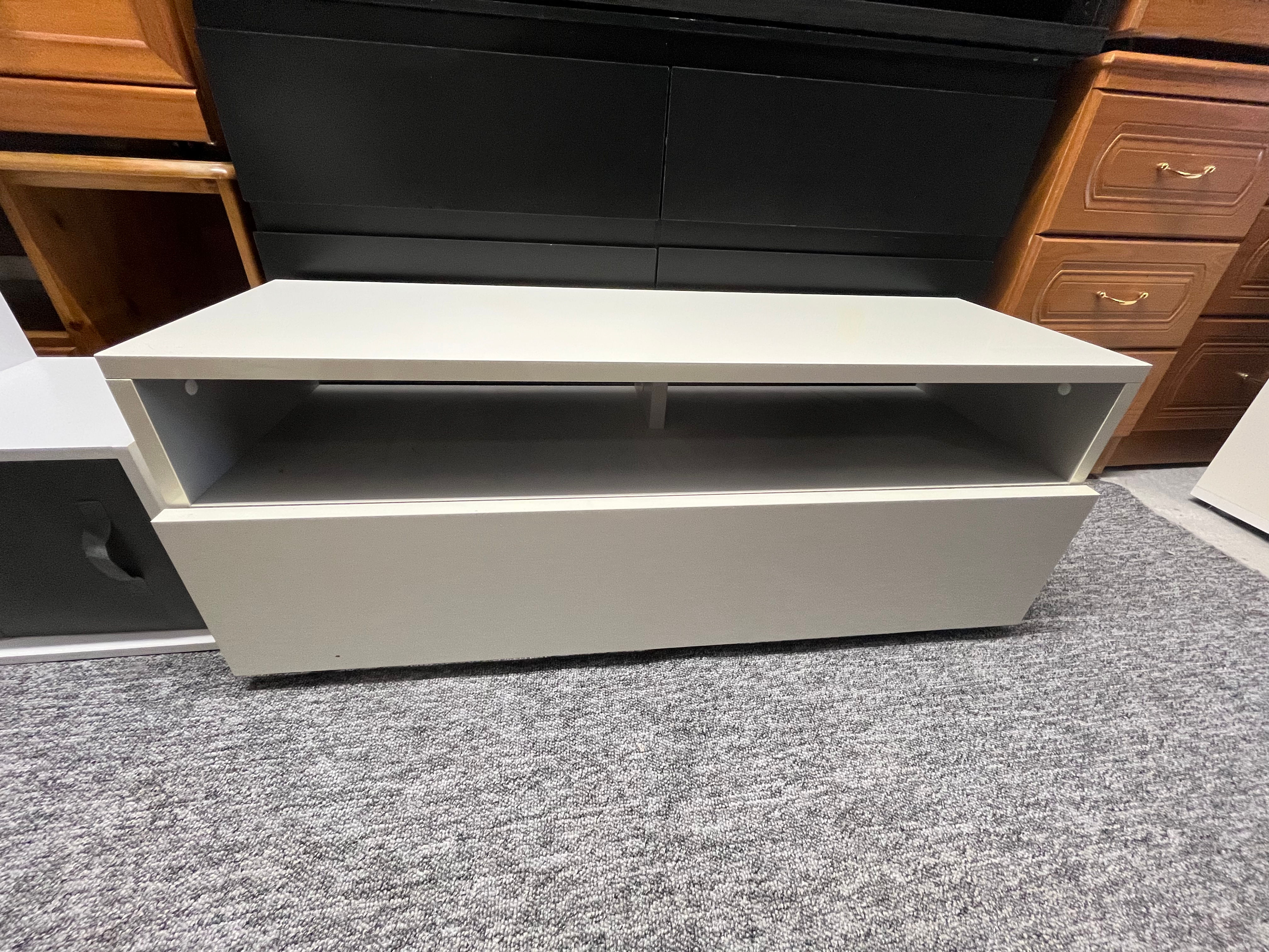 White tv unit