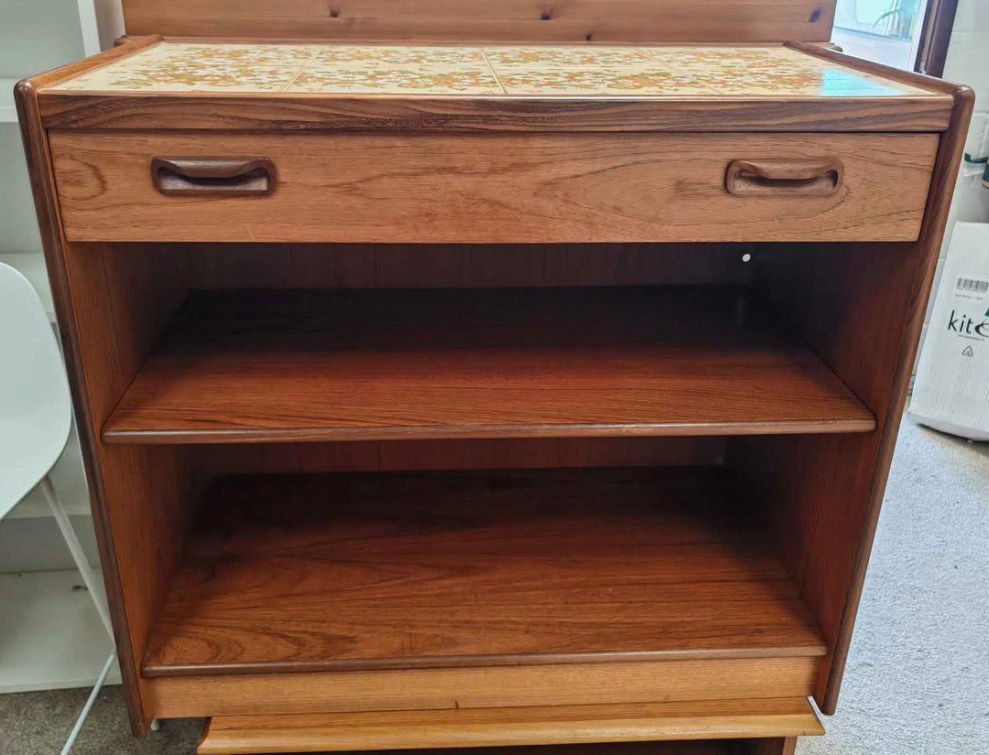 G plan tiled cutlery unit.