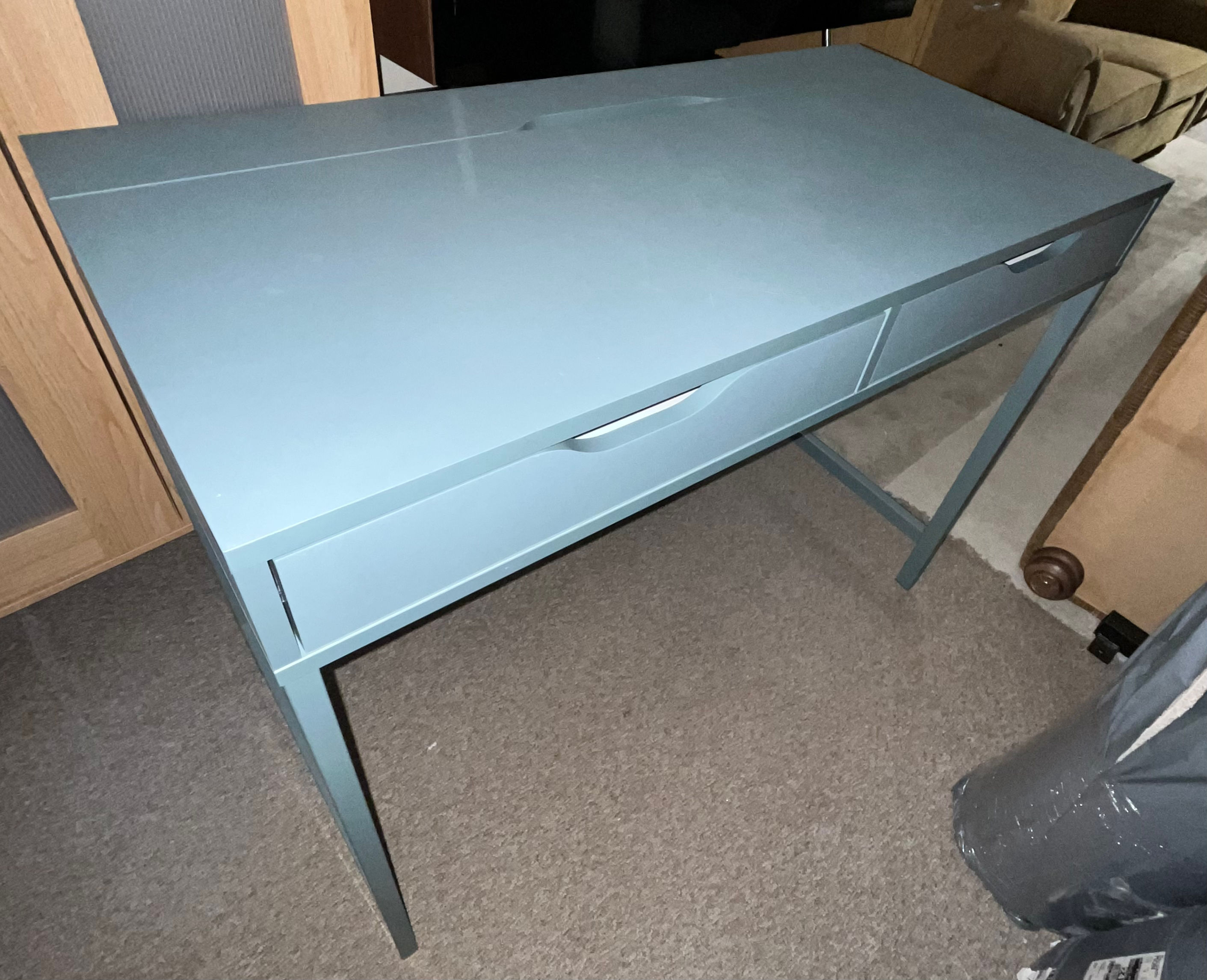 Desk with 2 drawers 
