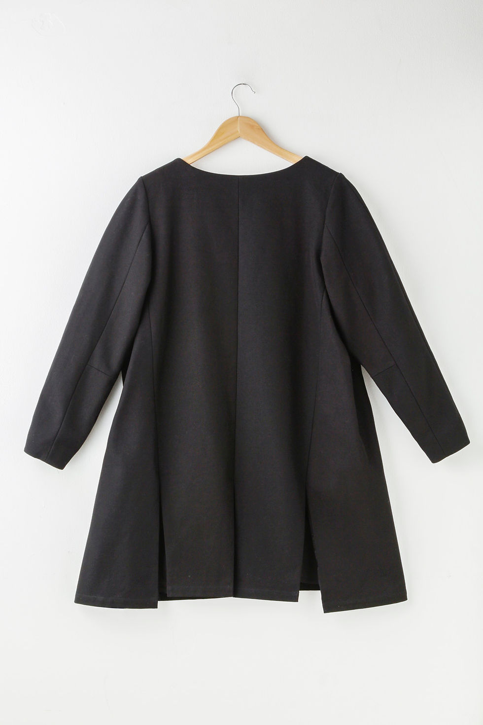 サムネイル： BLACK SLIT COAT