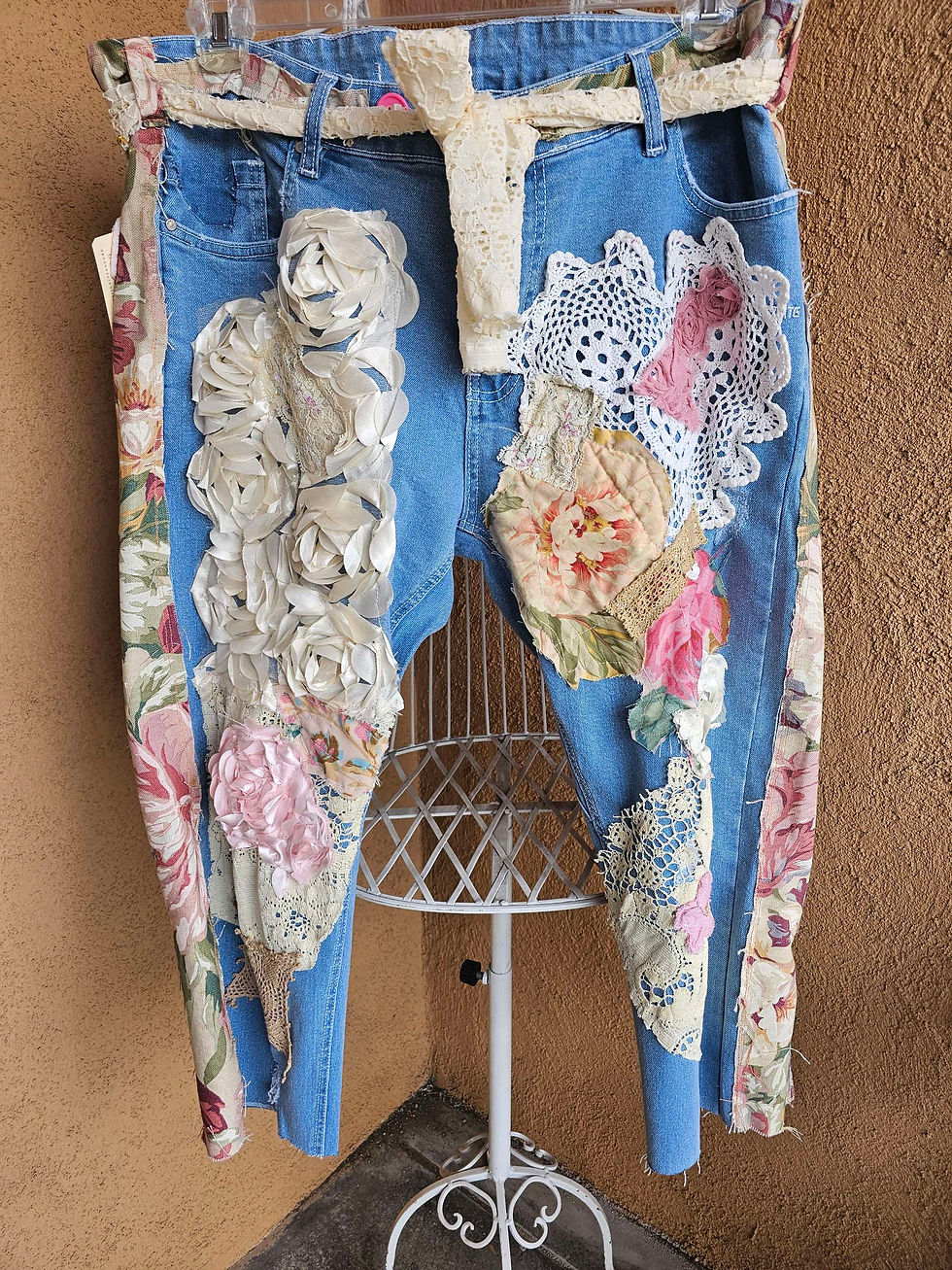 Thumbnail: Upcycled vintage boyfriend jeans w 23