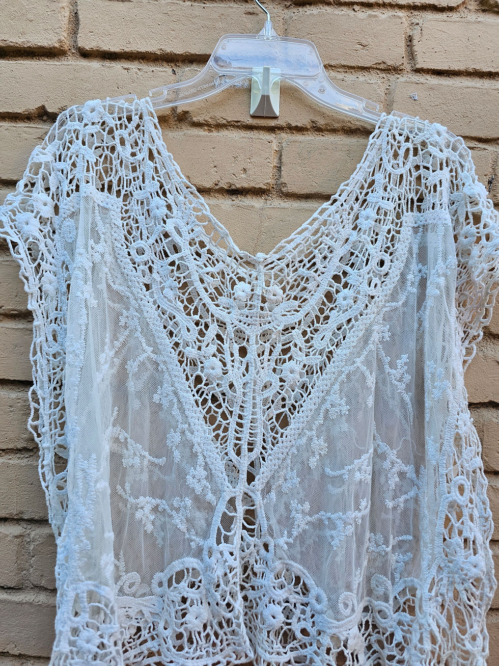 Thumbnail: Upcycled vintage tonic, top free size. Pin not included.