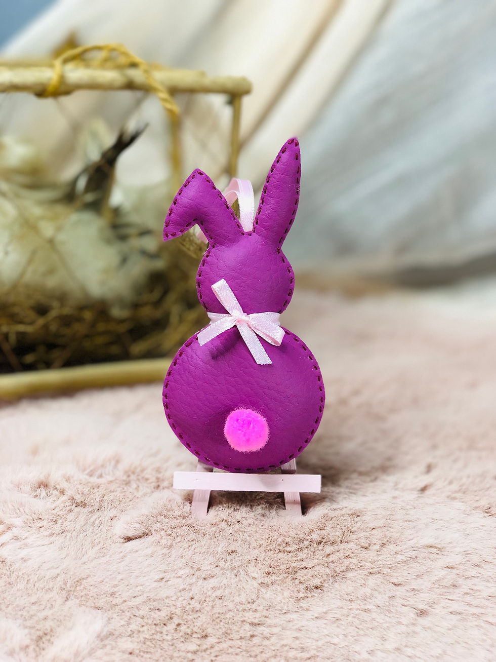 Lapin à suspendre "Fuschia et rose"