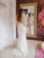 Detailaufnahme nachhaltiges Brautkleid – Stoff und Spitze bei Herzensstücke Brautmode