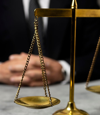arrangement-de-concept-de-verite-avec-equilibre.jpg