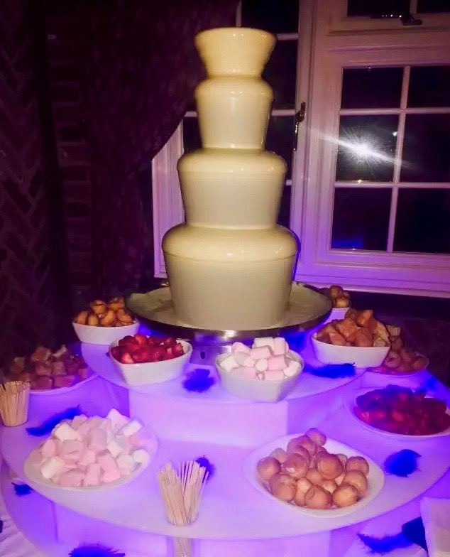 Chocolate Fountain Hire Essex London Moji Entertainer