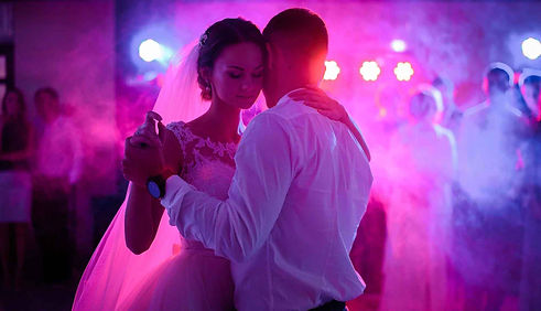 Wedding first dance - DJ packages Wedding Essex - MMENT