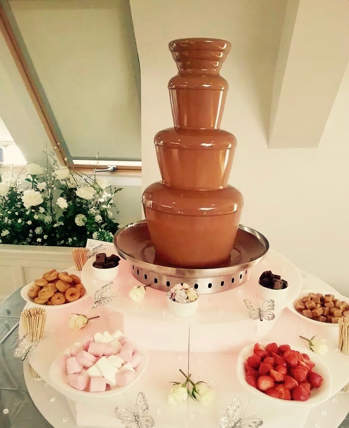 Chocolate Fountain Hire Essex London Moji Entertainer