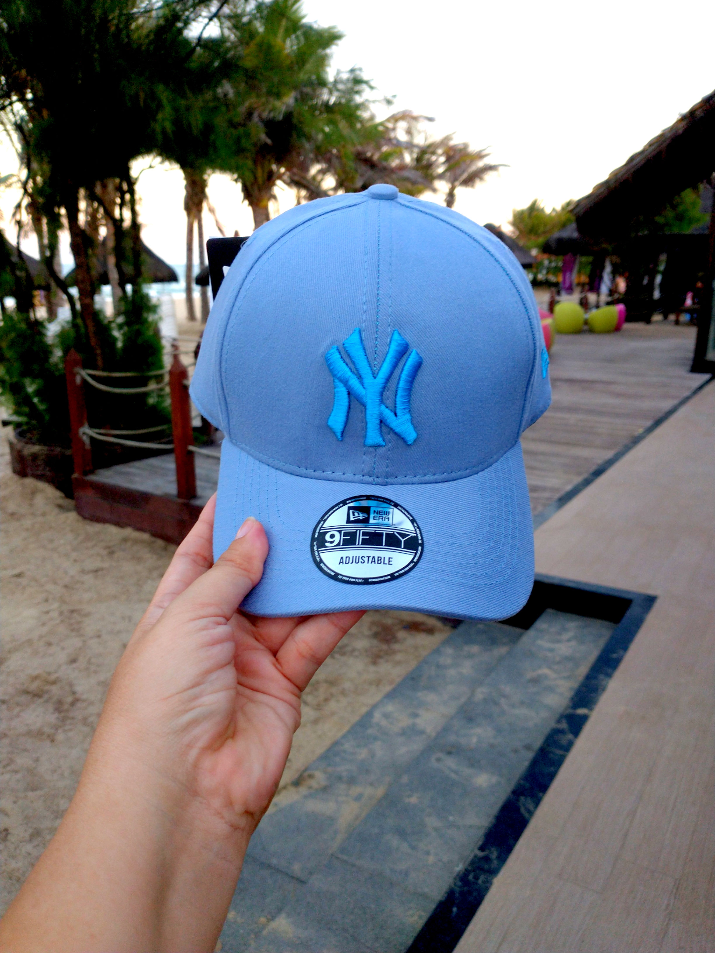 BONÉ STRAPBACK BASIC AZUL CLARO COM AZUL