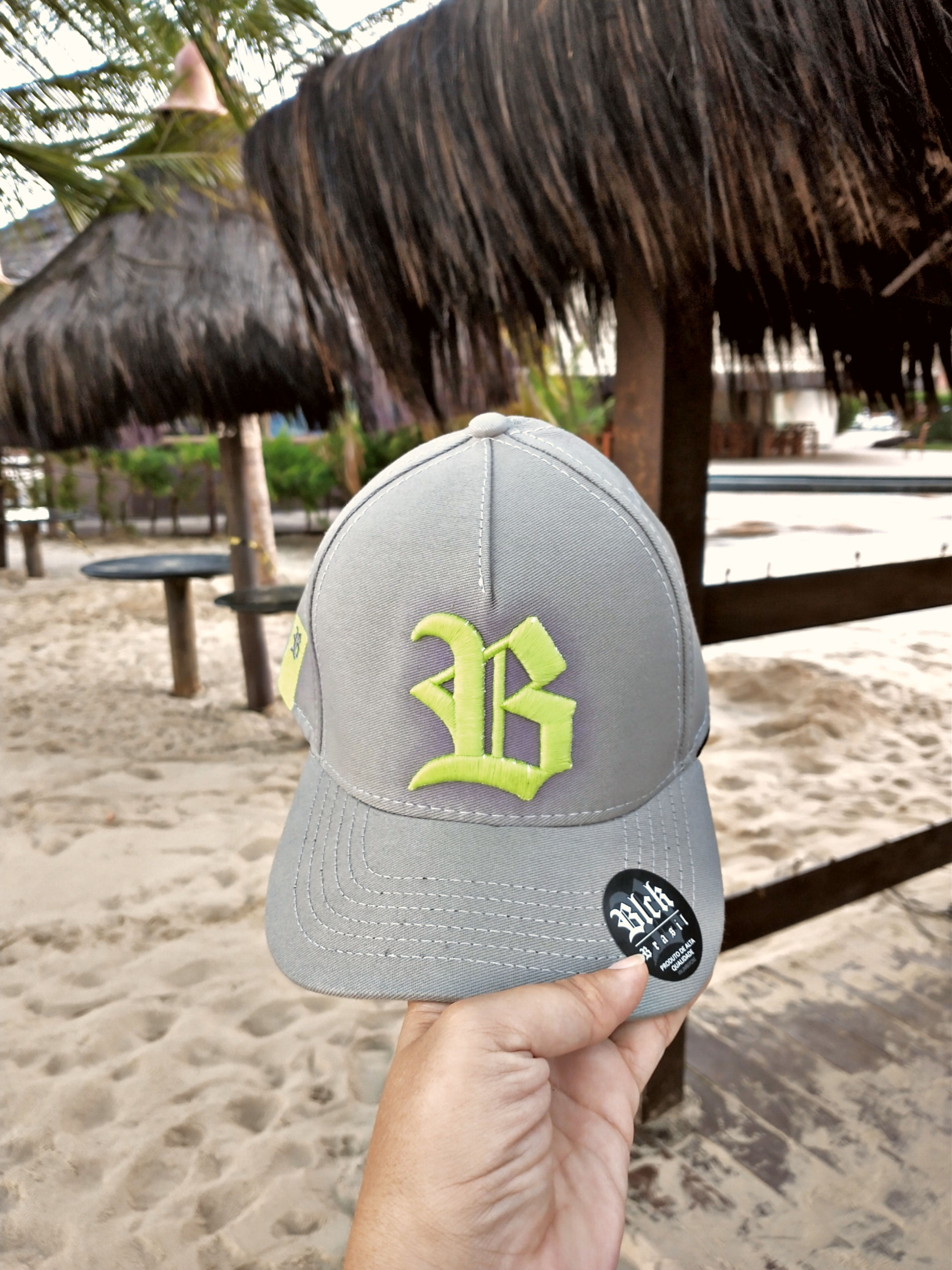 BONÉ STRAPBACK BASIC CINZA NEON