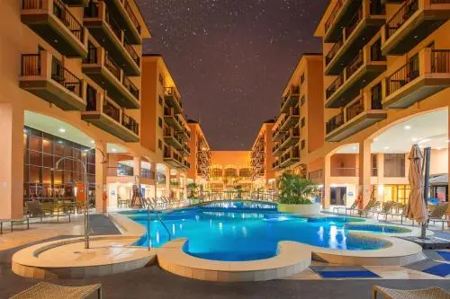 Hotel de luxo à beira-mar em Jurerê Internacional, Florianópolis – vista paradisíaca com acomodações exclusivas e conforto premium para turistas nacionais e internacionais.