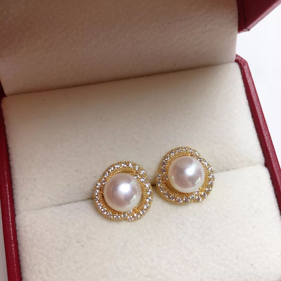 Thumbnail: Elegant Pearl Stud Earrings Natural Pearl
