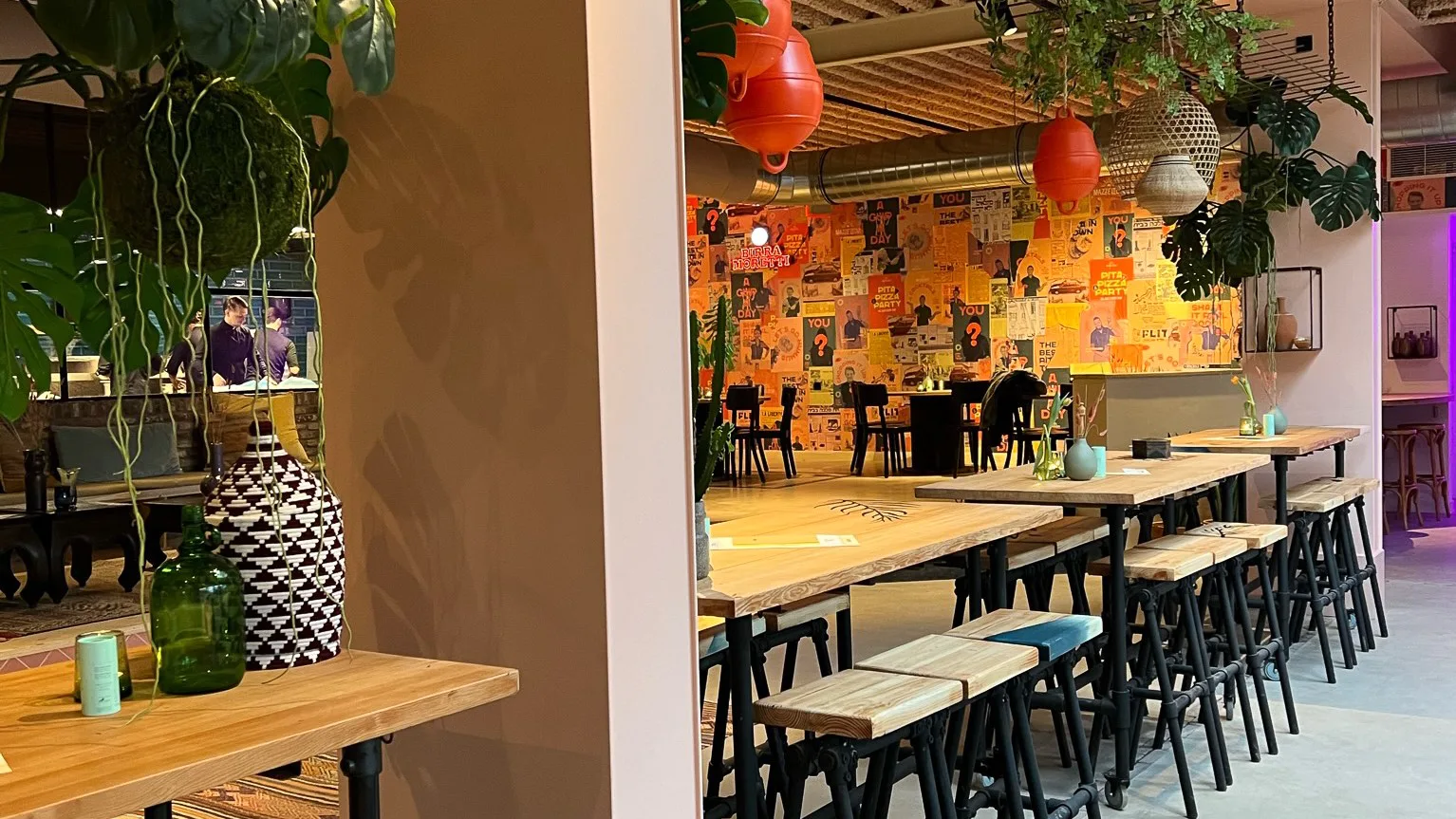 binnen-restaurant.webp
