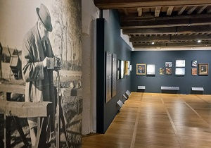 Vue de l'exposition : photos de ©1912 Charles Adrien ©1928Auguste Léon ©1907 Antonin Personnaz ©2023 photos Pierre Raffanel