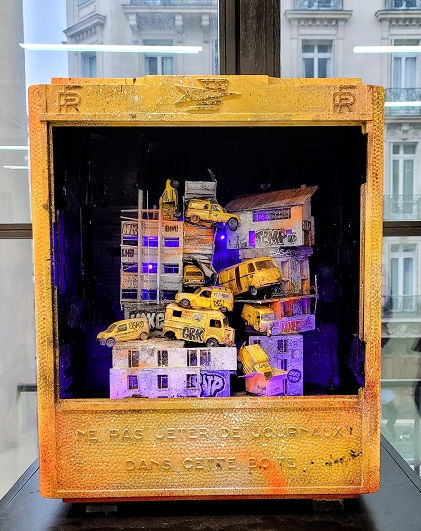 Graffmatt -c'est dans la boîte-3 édition Street Art Poste du Louvre - Galerie Roussard ©photo Pierre Raffanel