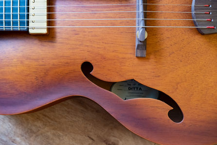 Modern Archtop Jazz - Cedro
