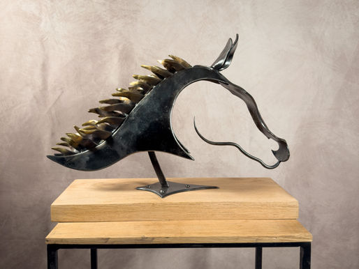 Sculpture cheval métal : guide complet pour choisir une œuvre contemporaine d’exception