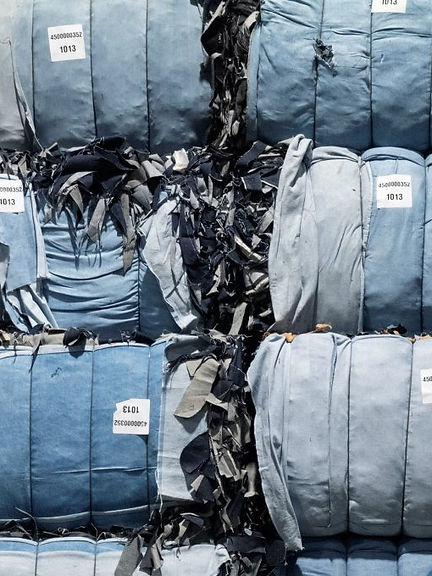 Recycled textile waste in bulk