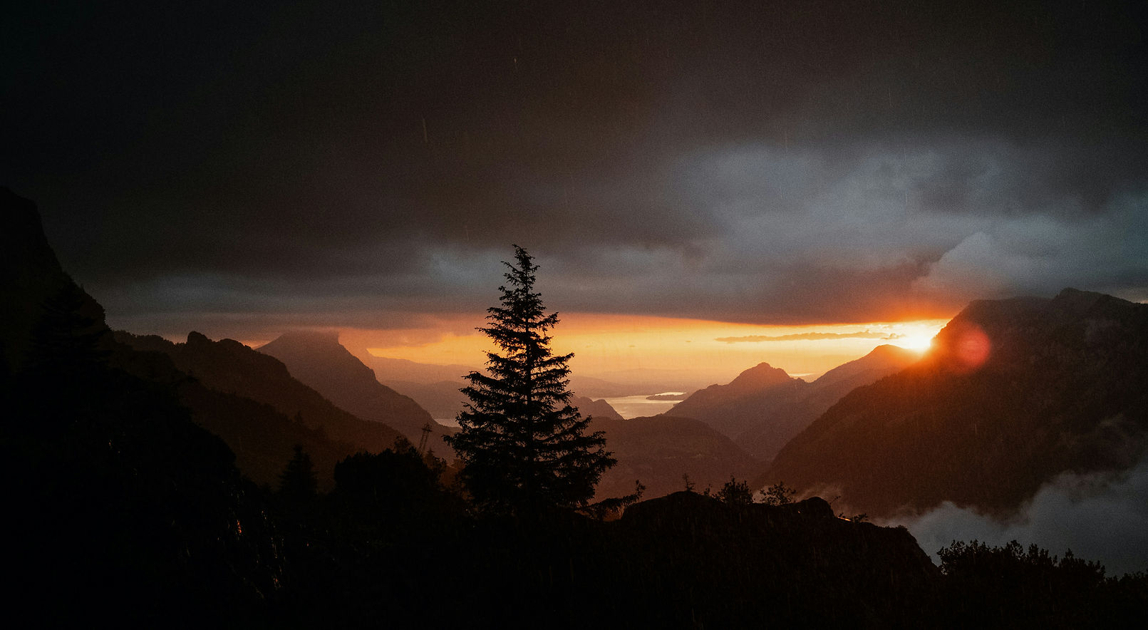 patrick-untersee-j3f1lwXBuAI-unsplash.jpg