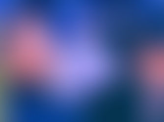 Conversation complice entre Lewis Hamilton et Kim Kardashian en tribune VIP, un moment discret qui alimente les spéculations.