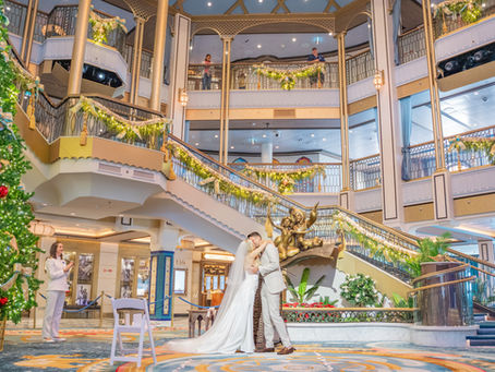             Meet Adrianna Lauren Gunn! Based in the sunshine state, Adrianna is a portrait photographer specializing in weddings, seniors, graduates and families serving the Central Florida and Orlando areas. When she's not snapping photos you can find her capturing different types of magical moments with her husband filming wedding videos for Golden View Video Co. 