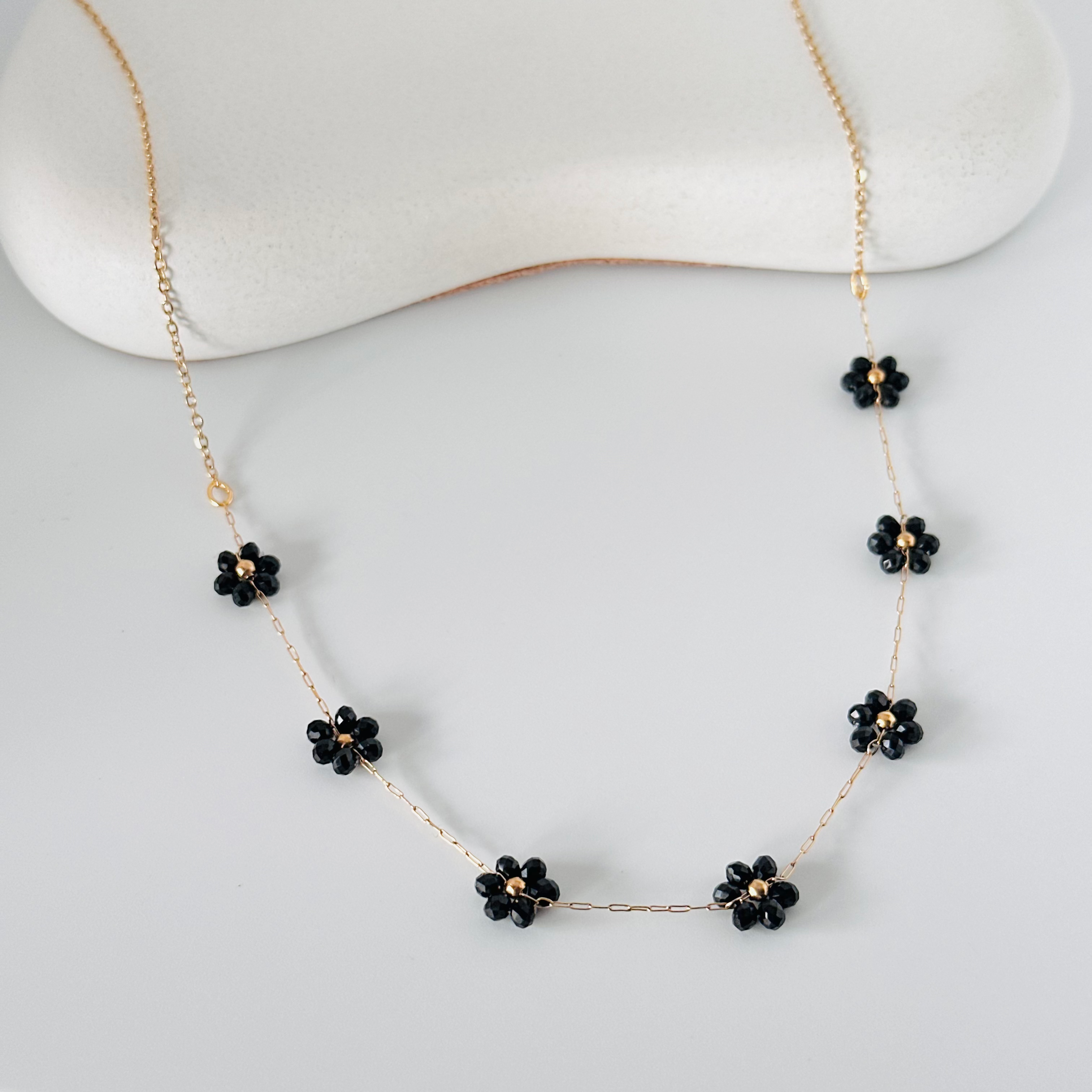 Black Daisy Gold Necklace 