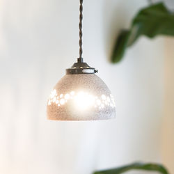 Luminaire artisanal sur mesure. Service de conception et réalisation par Baraque à Pots-Atelier de Poterie