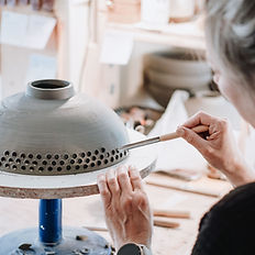 Luminaire artisanal sur mesure. Service de conception et réalisation par Baraque à Pots-Atelier de Poterie