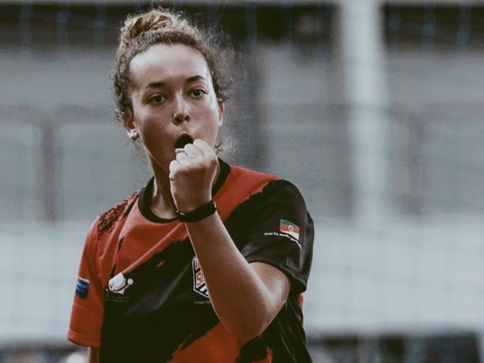 Olho Neles - um Hobby que fez da Vitória Volkeis Soares uma campeã no tênis de mesa.