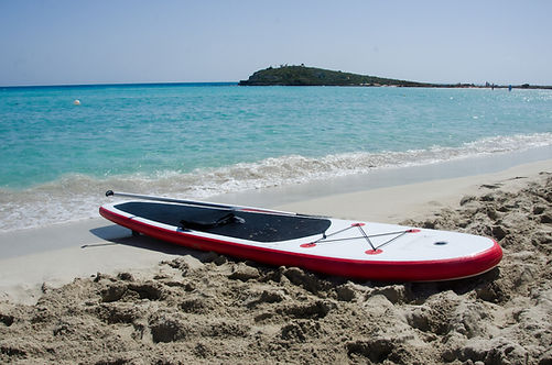 Paddleboard на берегу