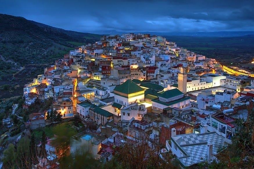 moulay idriss zerhoune village at night