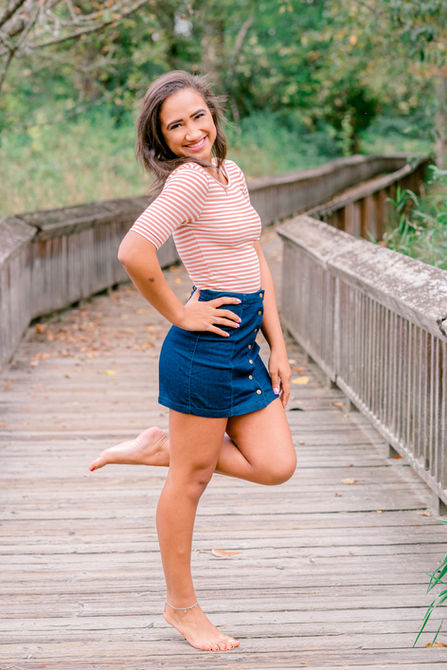 Fine art luxury photographer in Longboat Key, Florida Nina Bashaw has 11 years experience and believes in a classic and elegant approach to senior graduation photos for high school and collage students so they will love their images for a lifetime. She travels to Anna Maria Island, Siesta Key, Sarasota, St. Pete and surrounding areas for photoshoots.