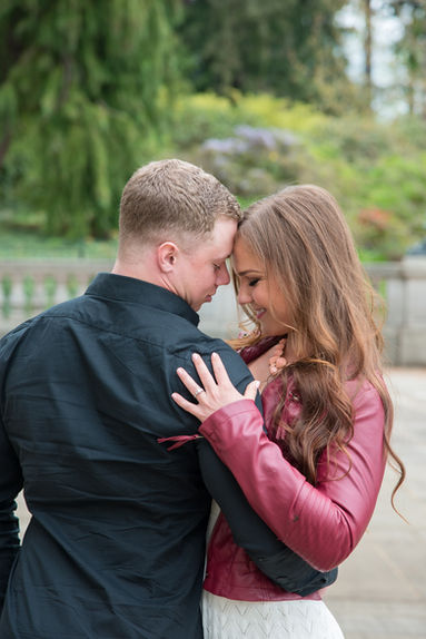 St. Petersburg wedding advice: Why You Should Hire a Professional Makeup Artist for Your Engagement Photos