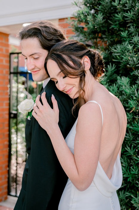 Nina Bashaw is a highly sought after and top rated wedding photographer in Tampa. She has 12 years experience in the wedding industry and  travels to Sarasota, Siesta Key, Anna Maria Island, Bradenton Beach and surrounding areas for luxury elopements and micro weddings. Wedding at the Hyde House.