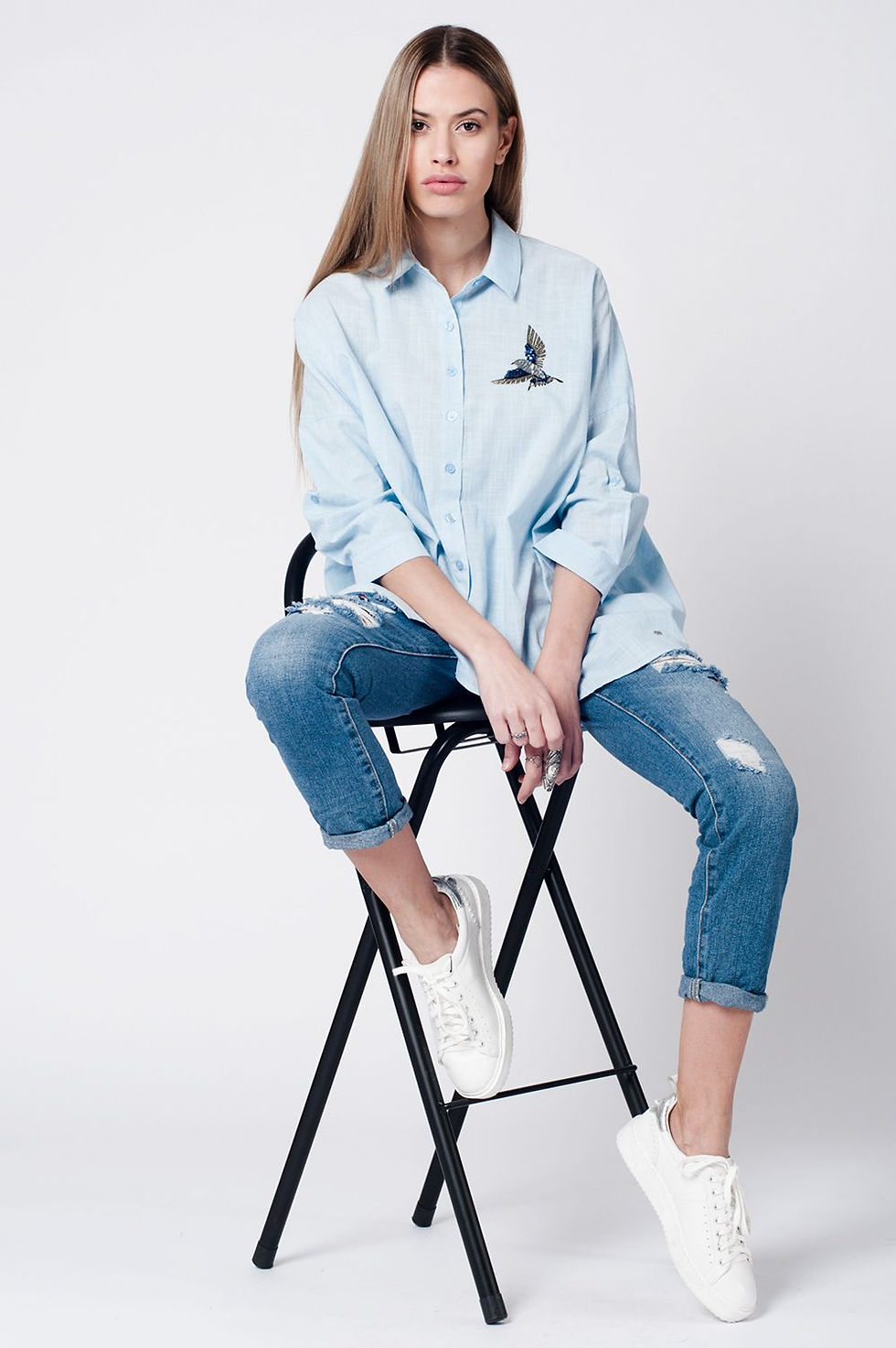 Thumbnail: Blue Wash Mom Jeans Bird Embroidery