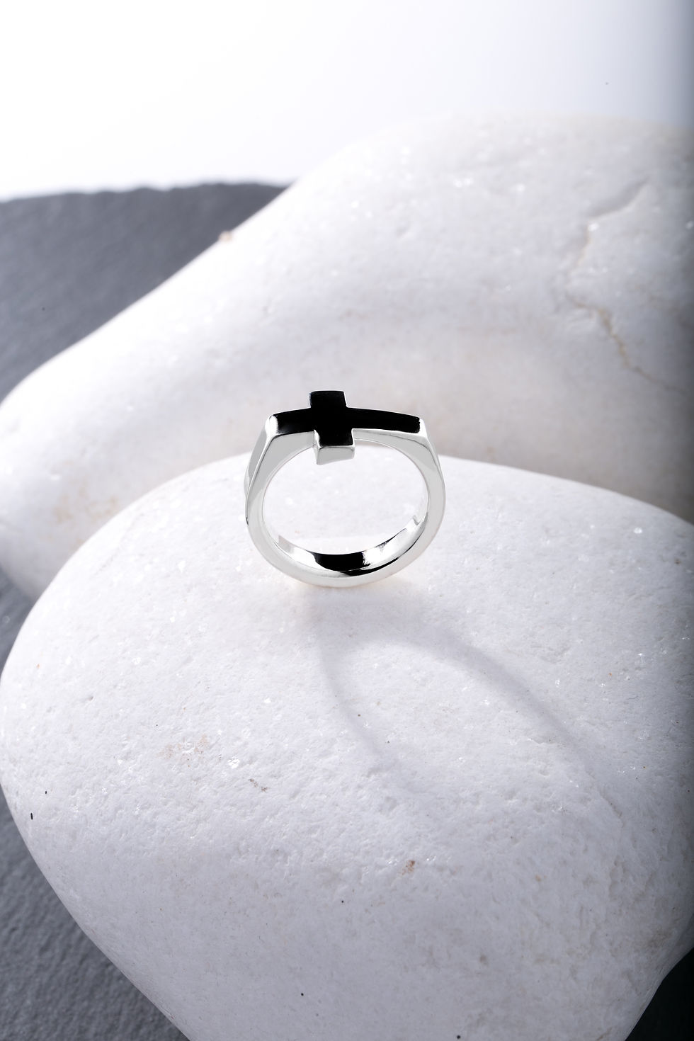 Thumbnail: Cross ring