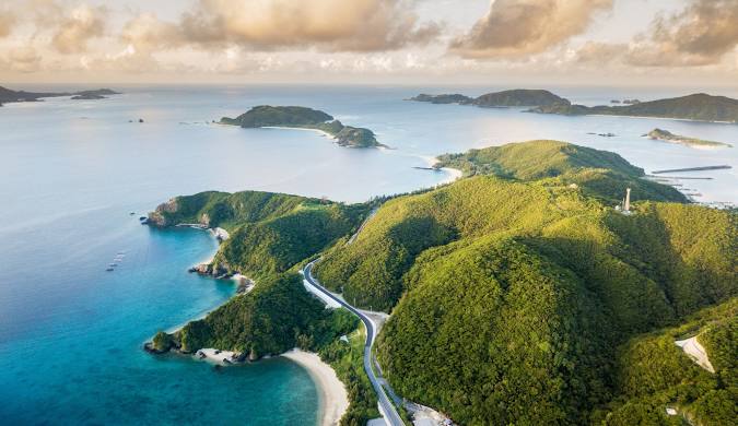 Okinawa Japan Travel Guide 2026: Culture, Beaches &amp; Seasonal Blossoms (Ultimate Itinerary + Local Tips)
