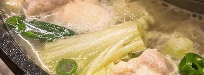 野菜と鶏の旨みを味わう白い参鶏湯スープ