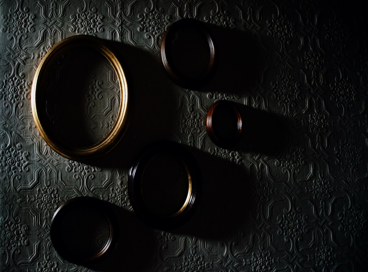 Oval frames Victorian style decor