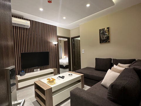Hotel apartment for rent in Jordan - Amman, close to all areas and markets, which is located in a very important market area in the Amman region