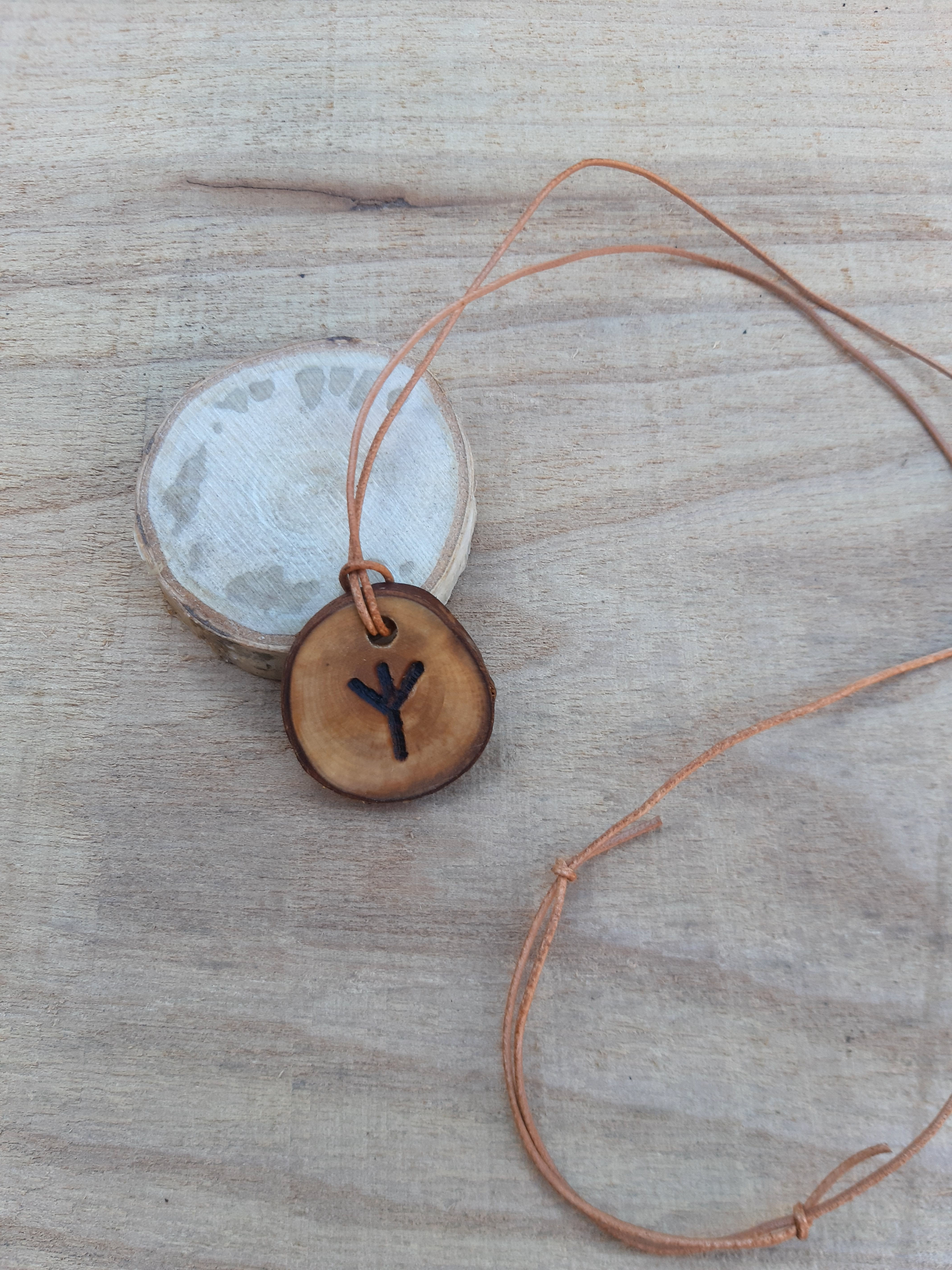 Halsband Rune "Algiz"