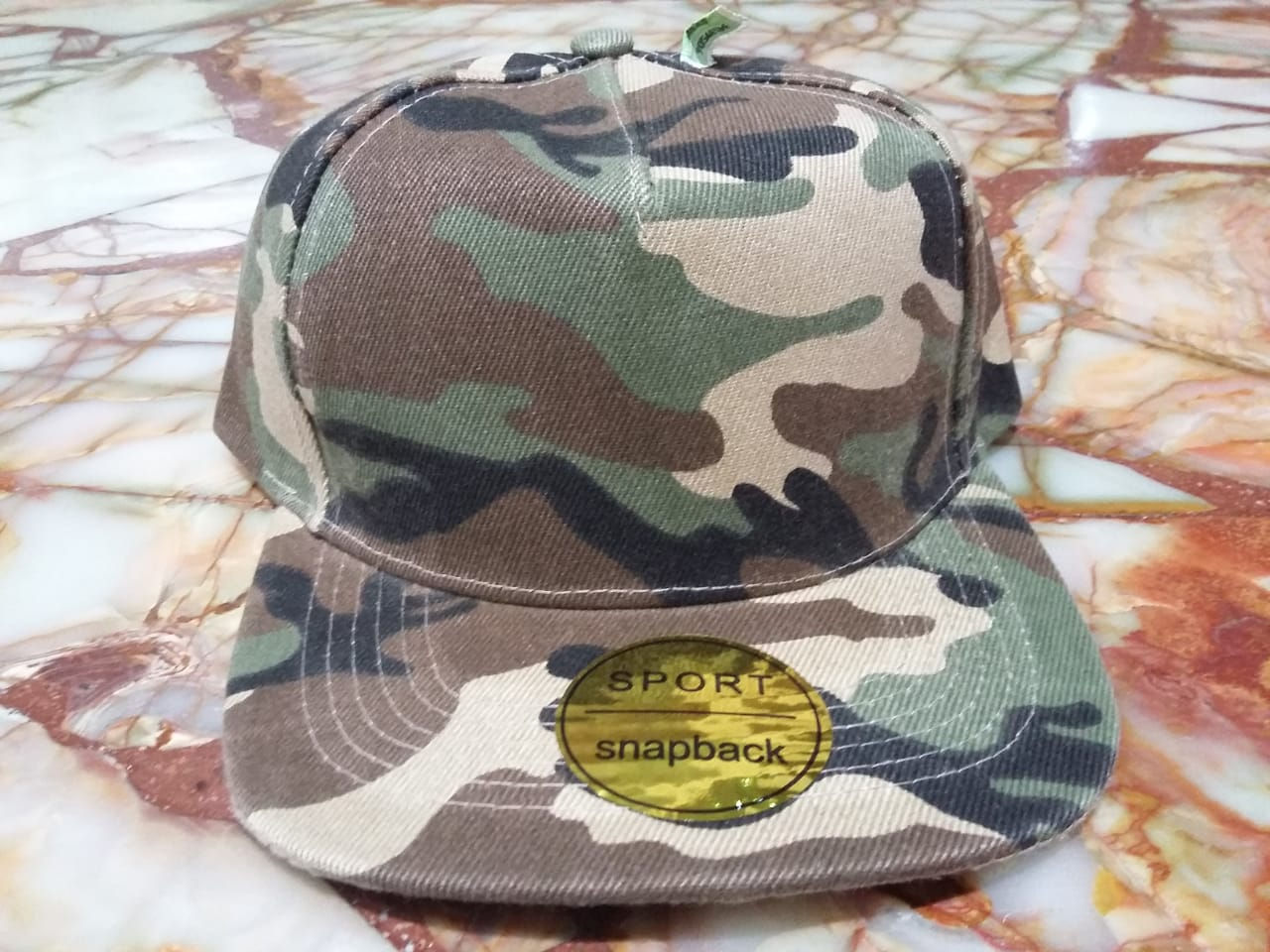 Gorra Plana Snapback de gabardina 