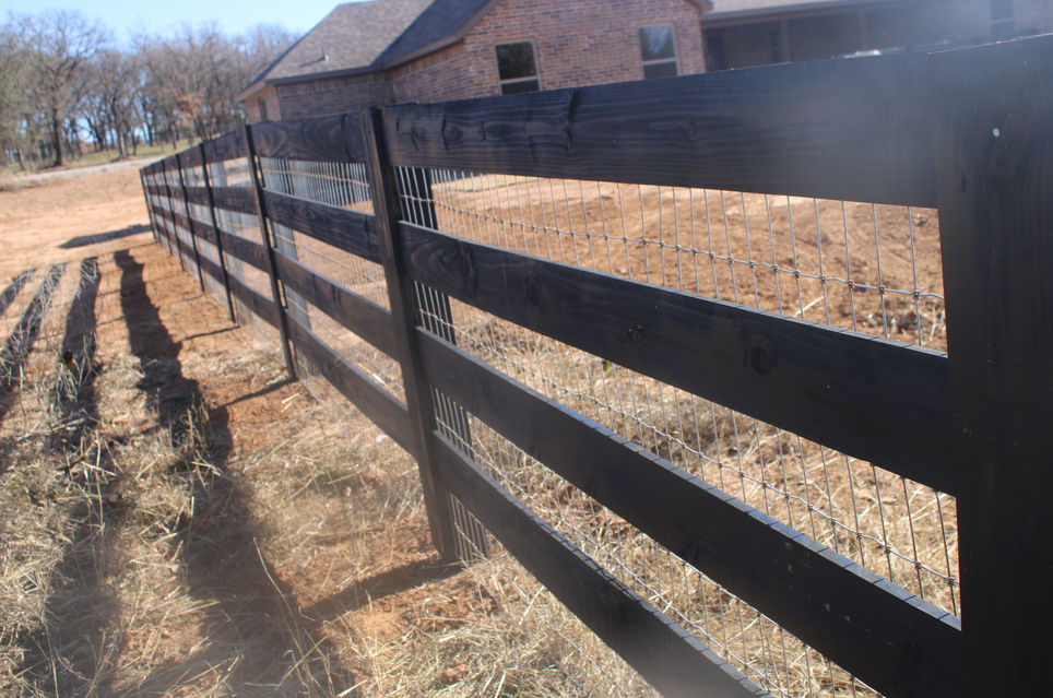 Residential-wood-fence-parker-county