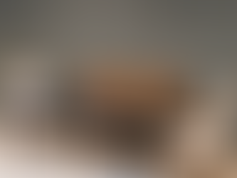 How do I read customer reviews for furniture?