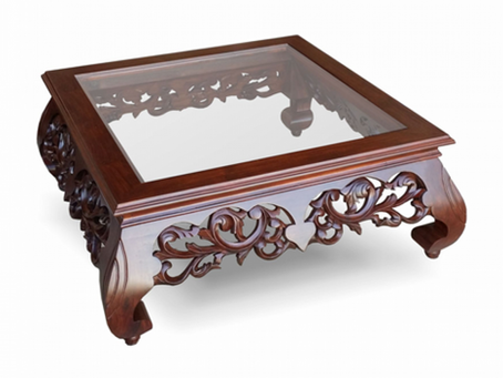 Who sells custom wooden center tables in Chiniot?